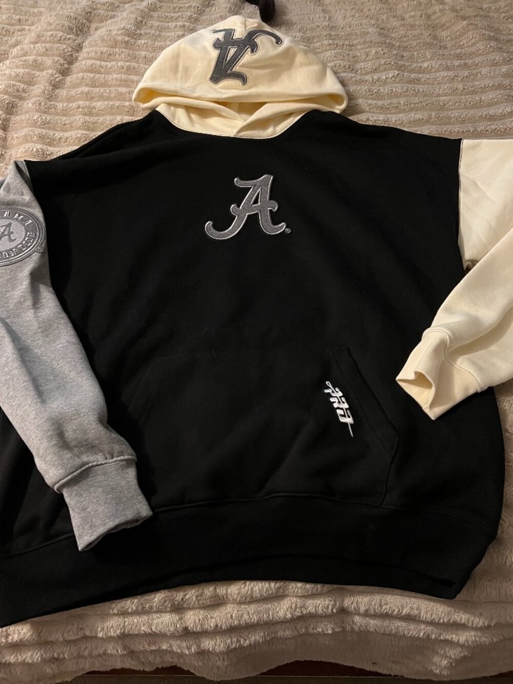 NCAA ALABAMA CRIMSON TIDE HOODIE-ADULT MEDIUM-PRO STANDARD LUXURY ATHLETIC-EUC!